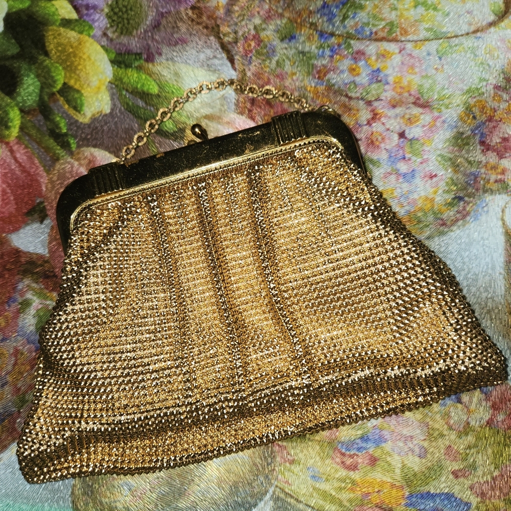 Vintage Made in the USA Whiting Davis Golden Mesh Wristlet Bag Purse
